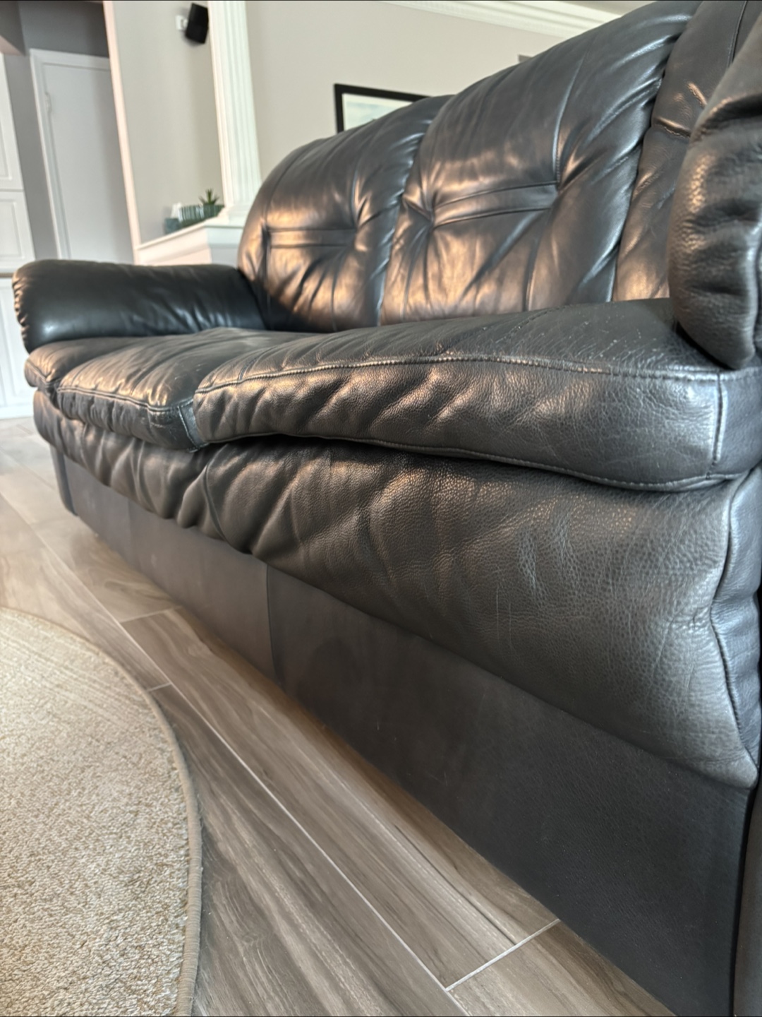 Black Leather Sofa - photo 4
