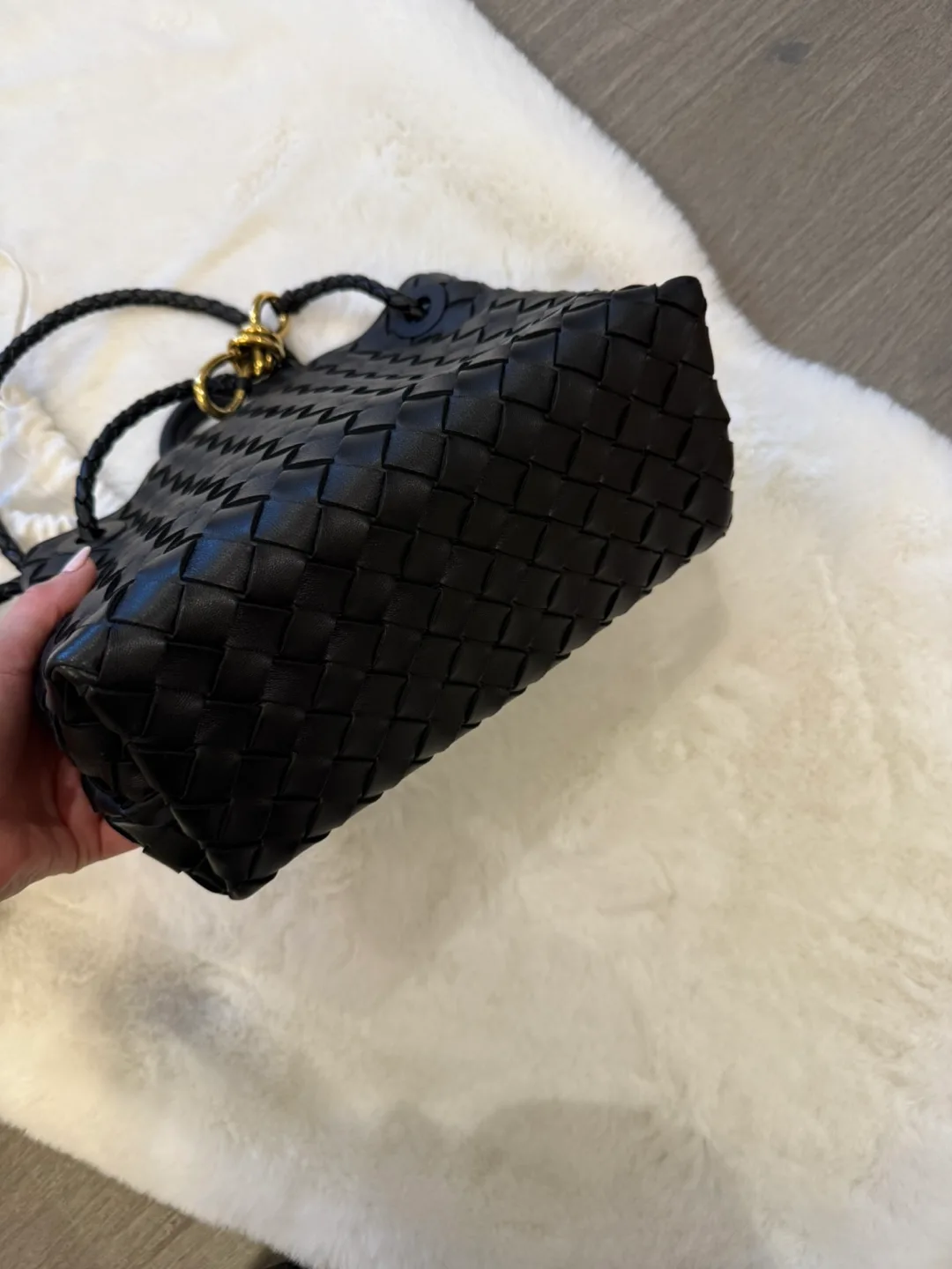 Bottega Veneta Andiamo small bag image indicator(3)