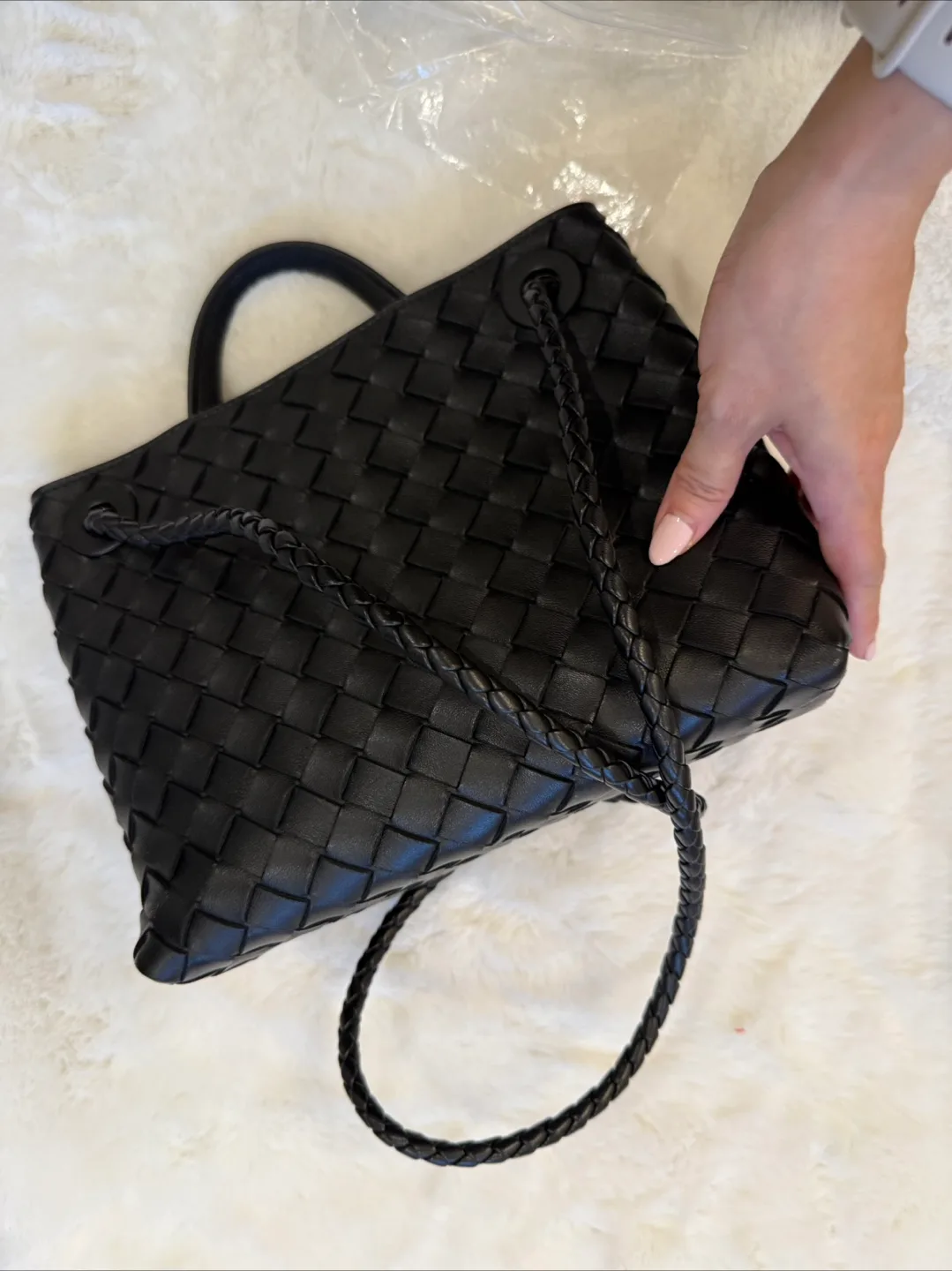 Bottega Veneta Andiamo small bag image indicator(8)
