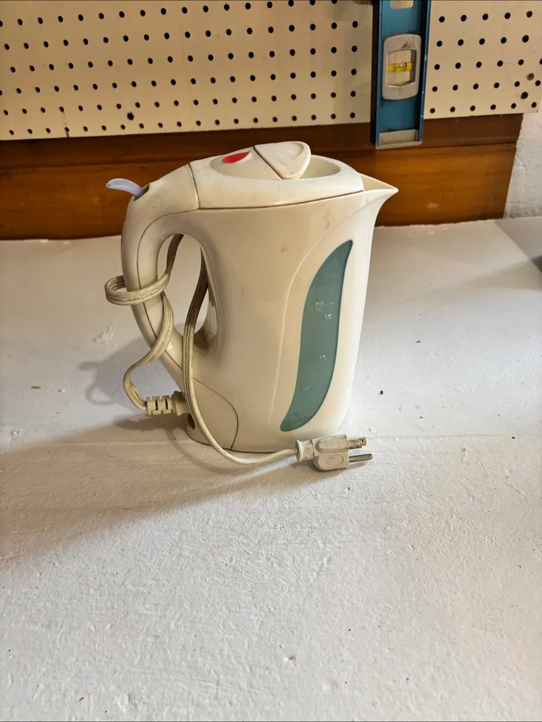 Electric Kettle - Great for Tea or Coffee! thumbnail