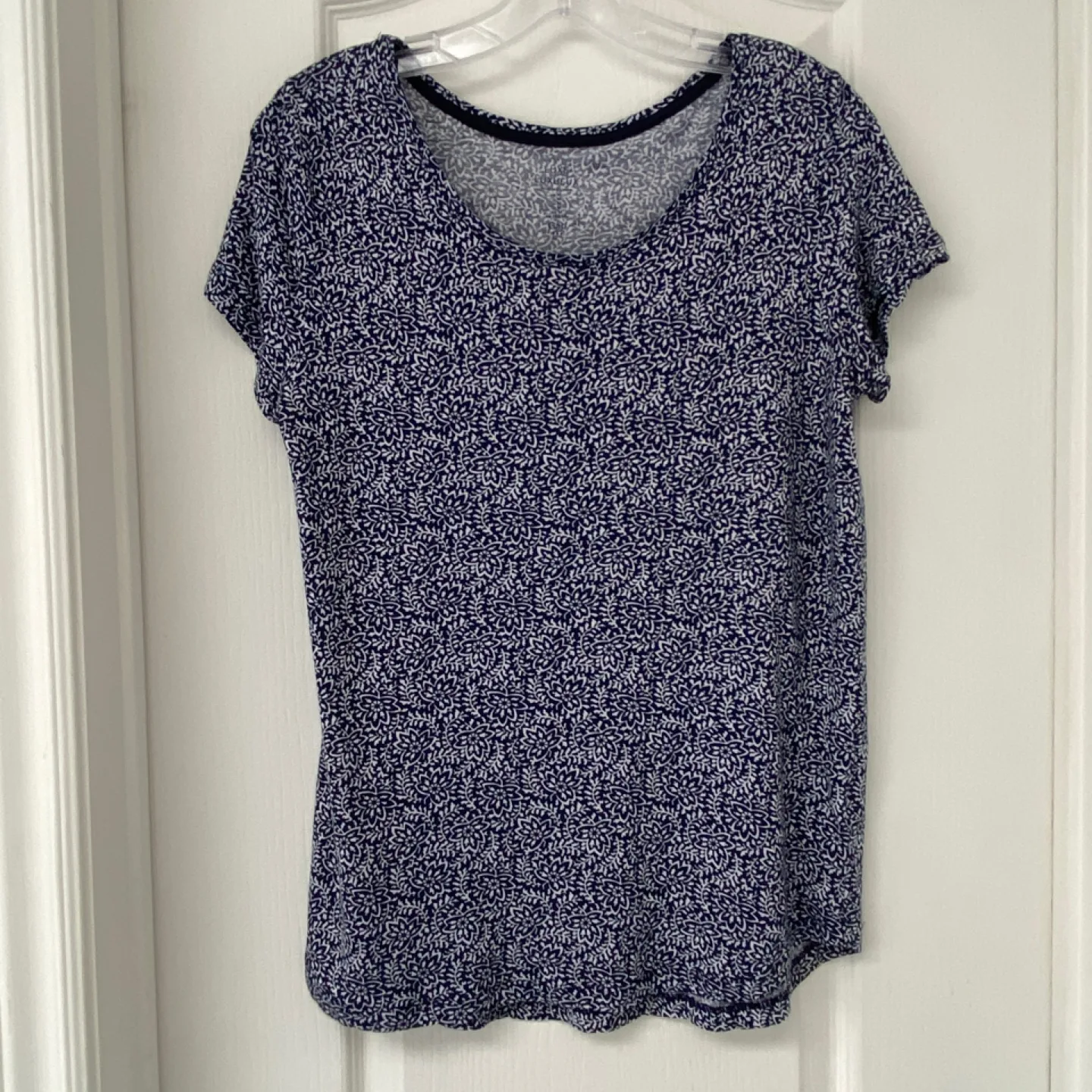 Gap Luxe Navy Floral T-Shirt - Size M image indicator(2)