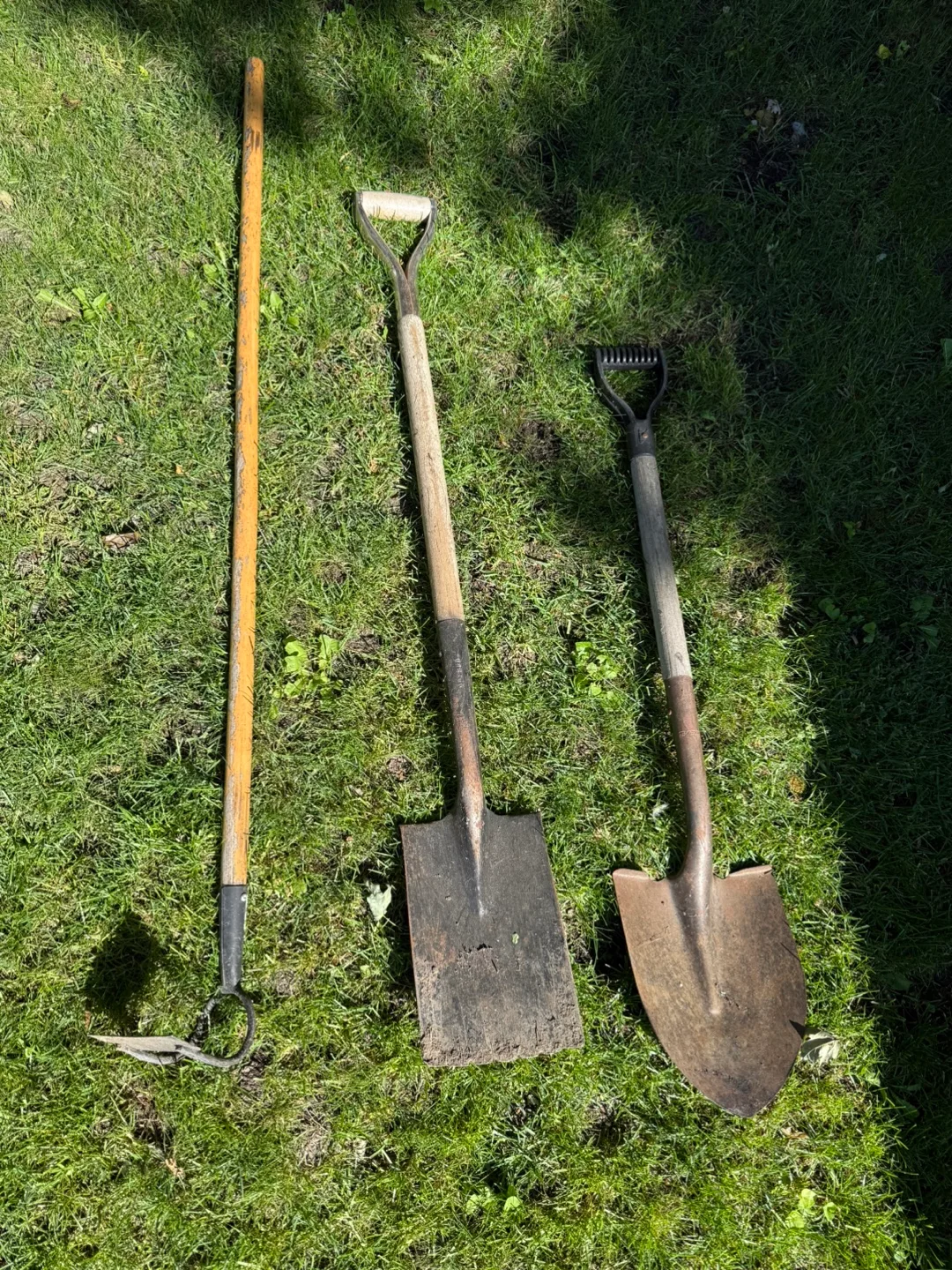 Gardening Tools - Shovel & Hoe thumbnail