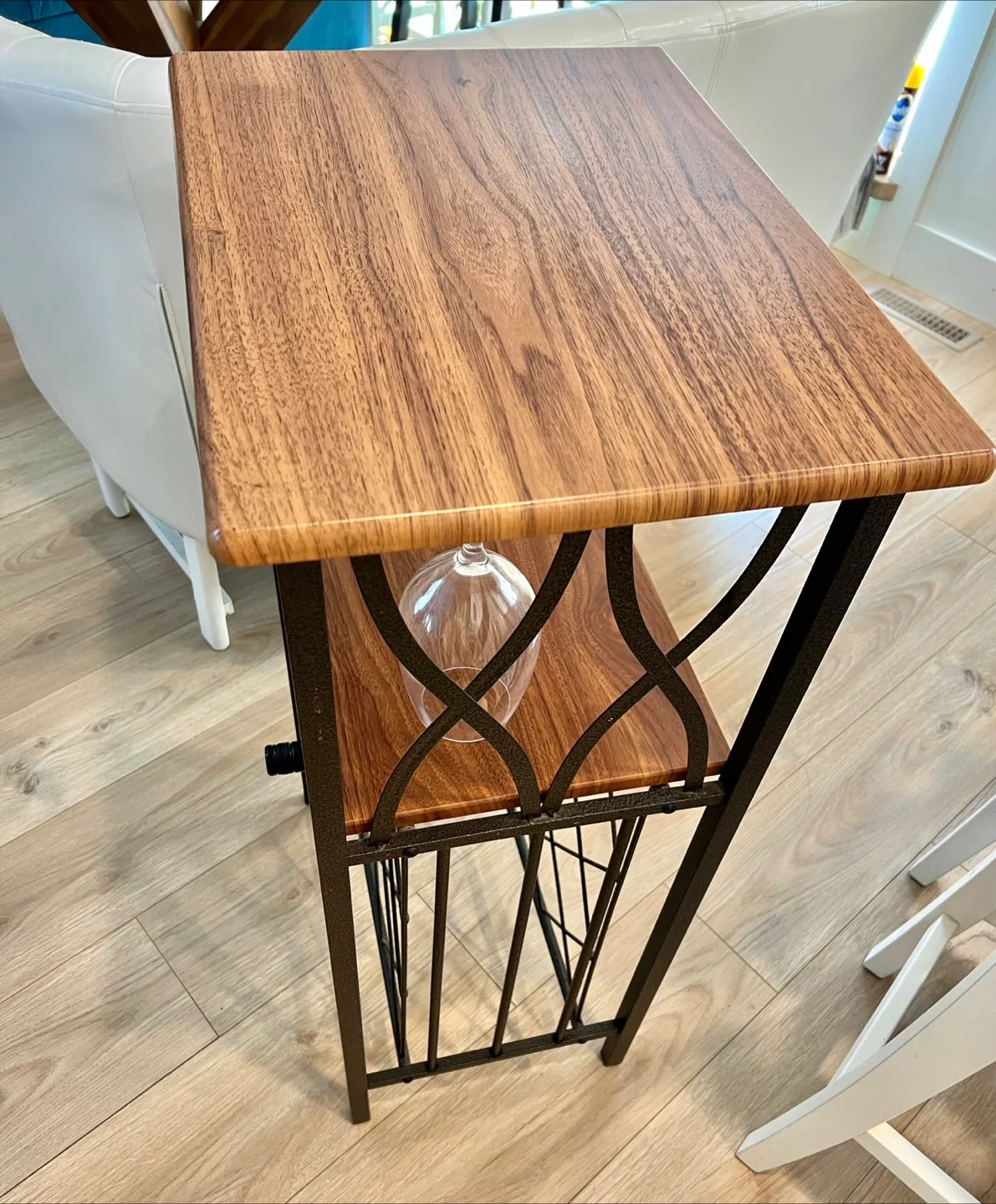 Wine rack/table with wine glass holder image indicator(3)