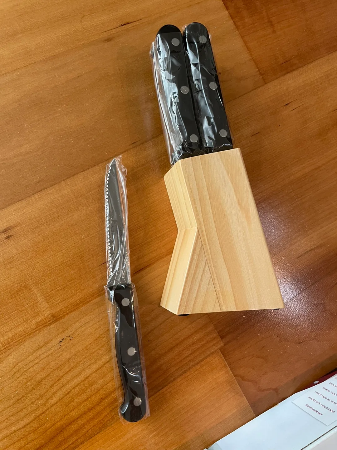 Steak knife set - never used image indicator(2)