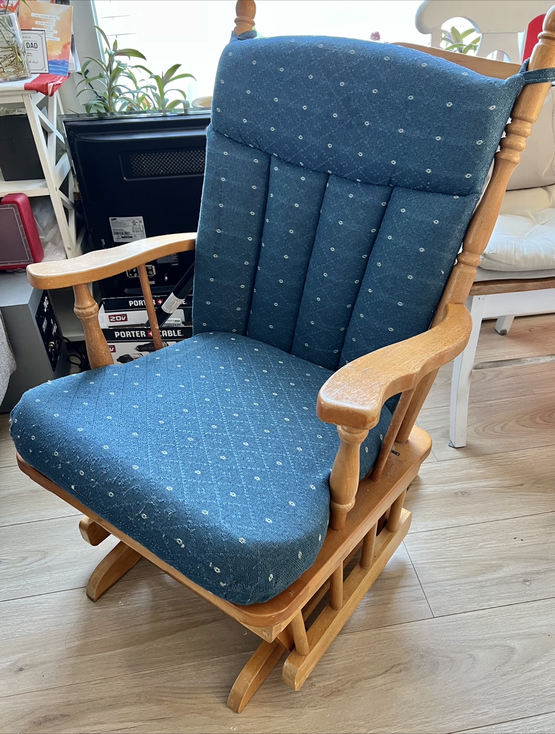 Glider chair, solid wood, excellent condition
