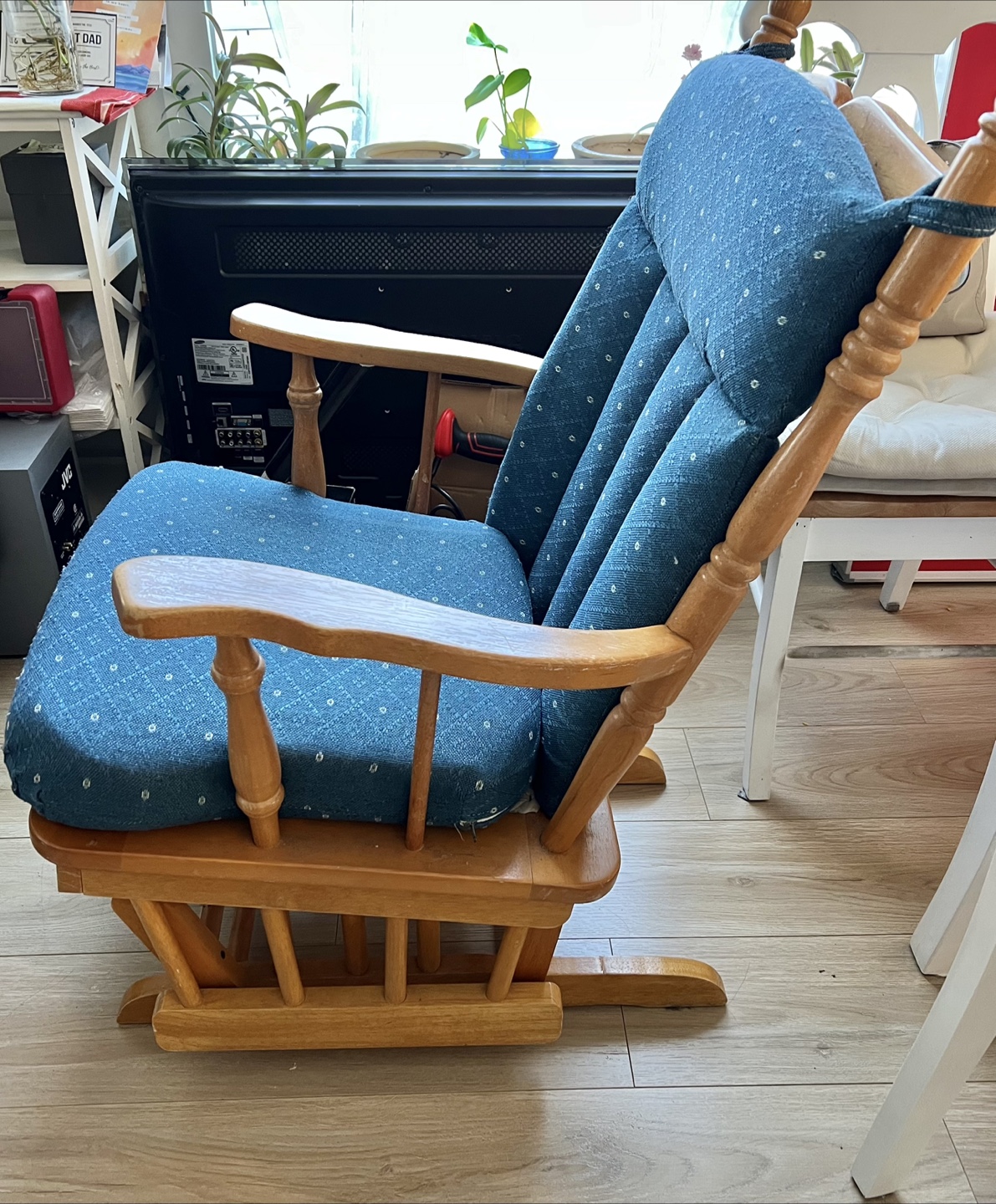 Glider chair, solid wood, excellent condition - photo 2