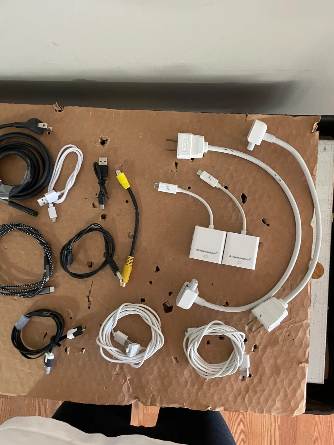 vga Adapters and Cables thumbnail