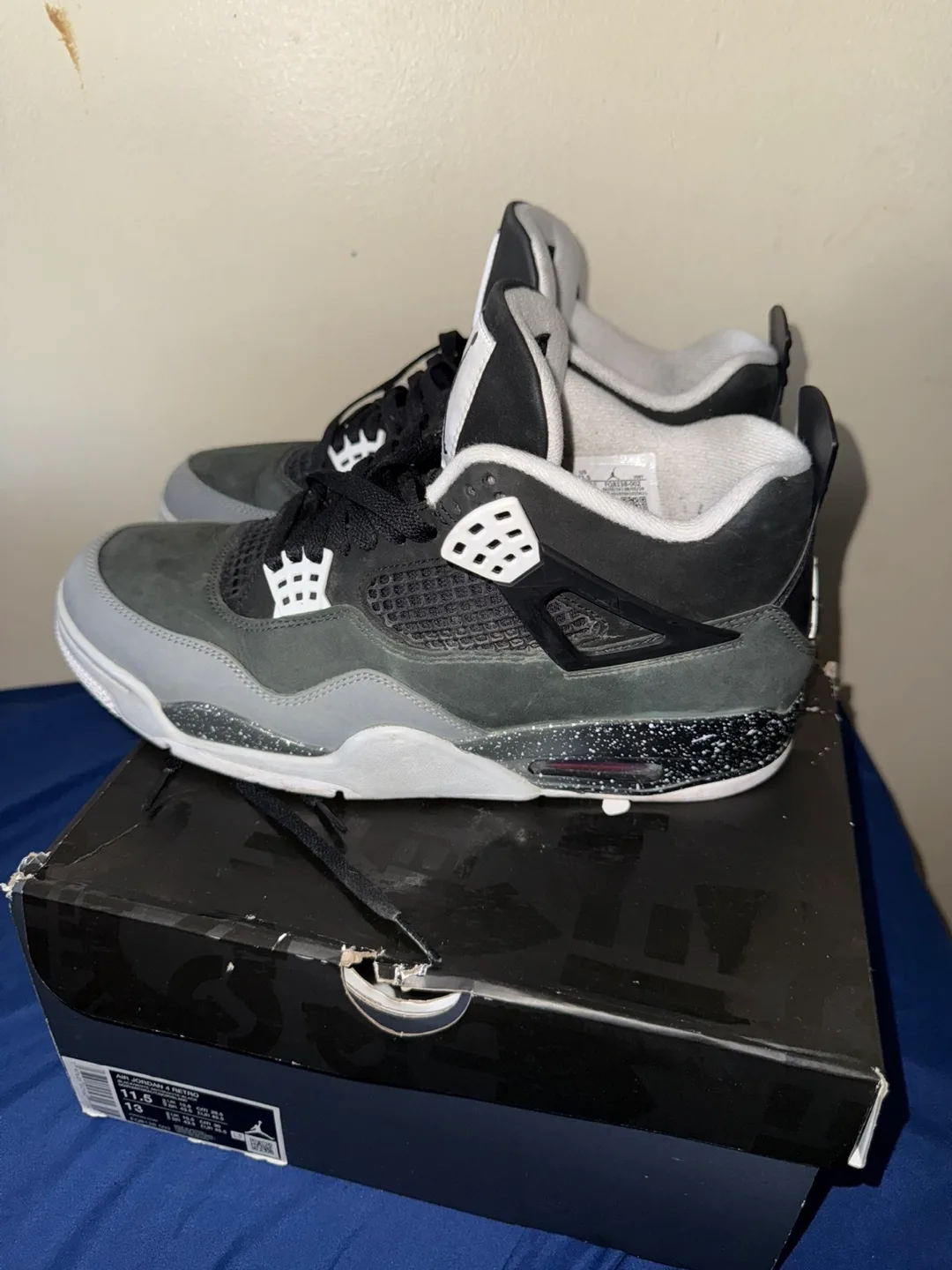 Air Jordan 4 Retro Black/Light Steel Grey Size 11.5 thumbnail
