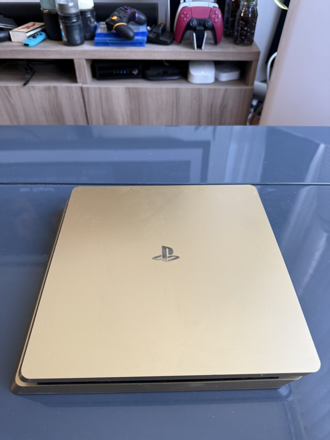 🎮 Gold Edition PlayStation 4 Slim 1TB – With 2 Controllers - photo 2