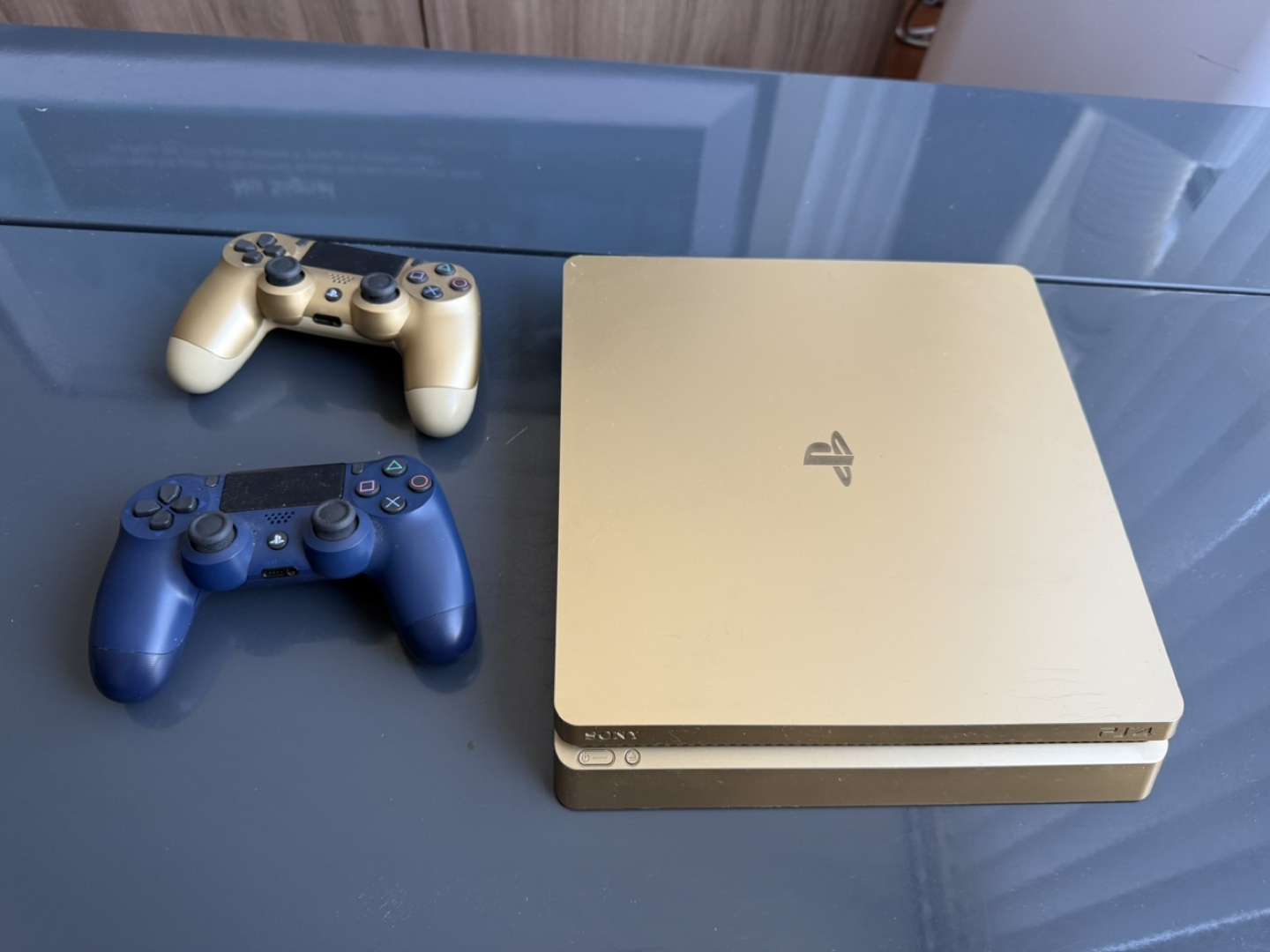 🎮 Gold Edition PlayStation 4 Slim 1TB – With 2 Controllers