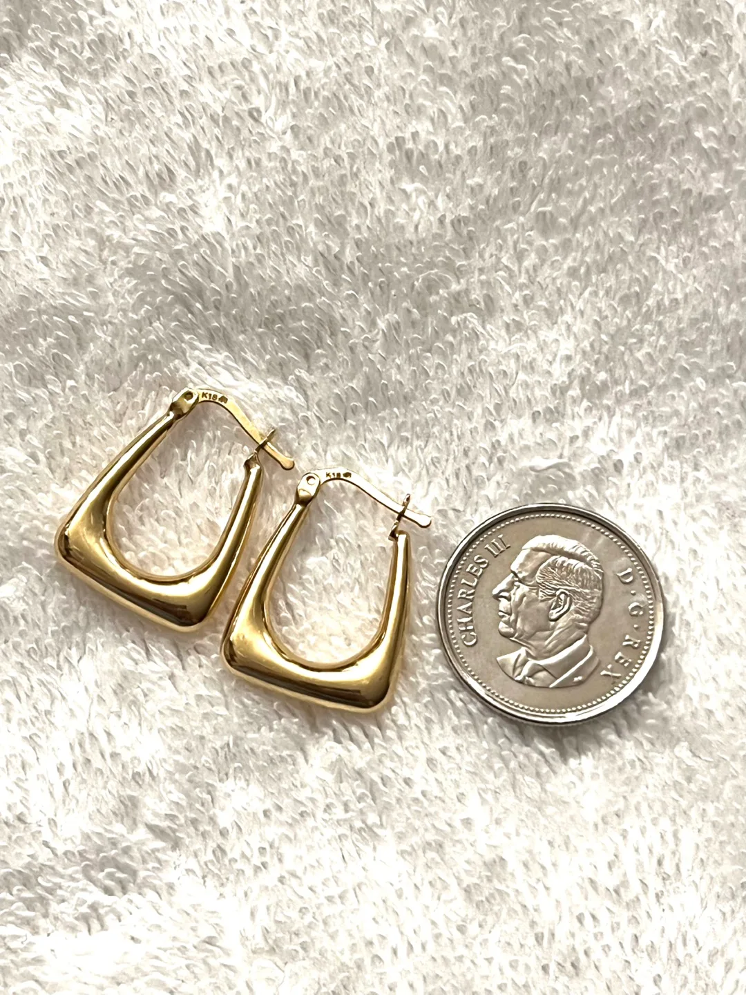 18K Saudi Gold Geometric Earrings thumbnail