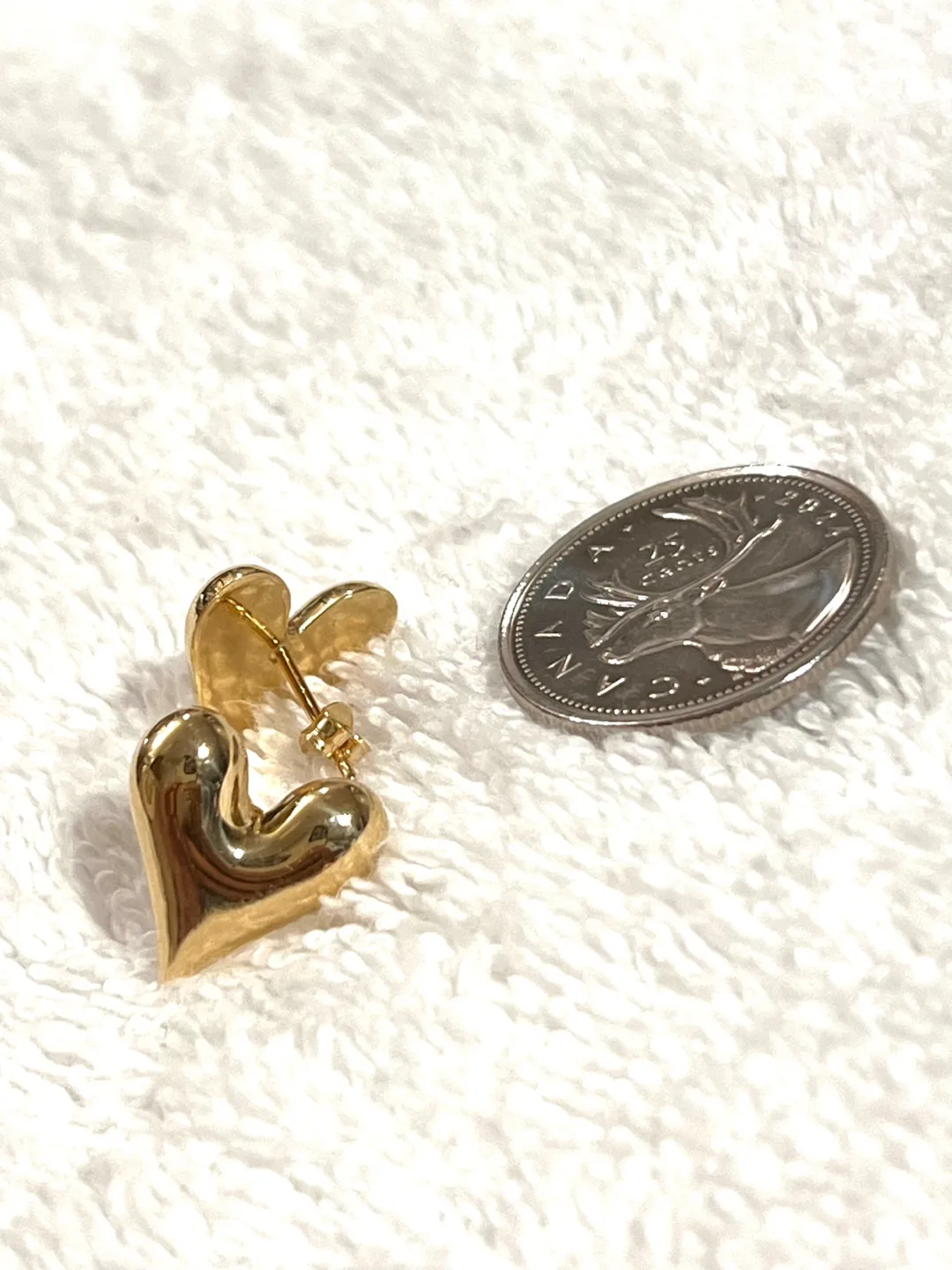 18K Saudi Gold Heart Stud Earrings - Gold Tone thumbnail