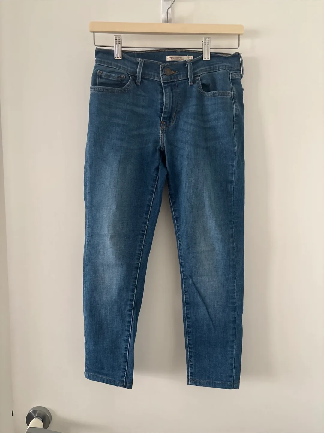 Levi's 710 Super Skinny Jeans, Size 28 thumbnail