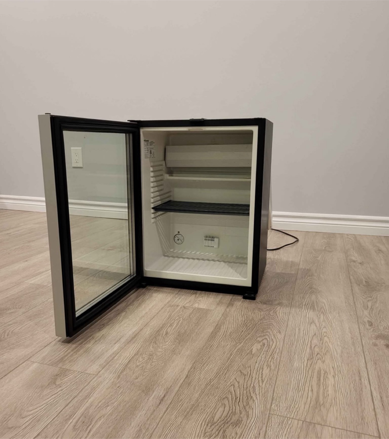 Mini Fridge - photo 2