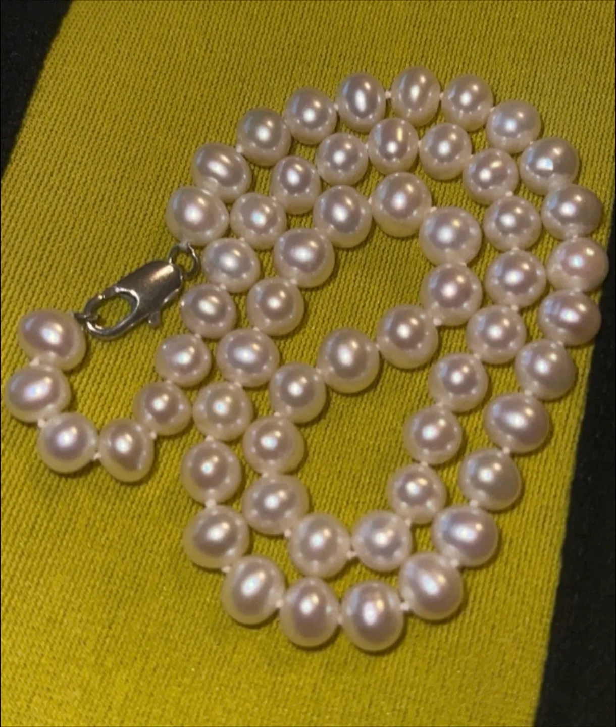 Genuine Vintage Japanese White Pearl Necklace image indicator(5)