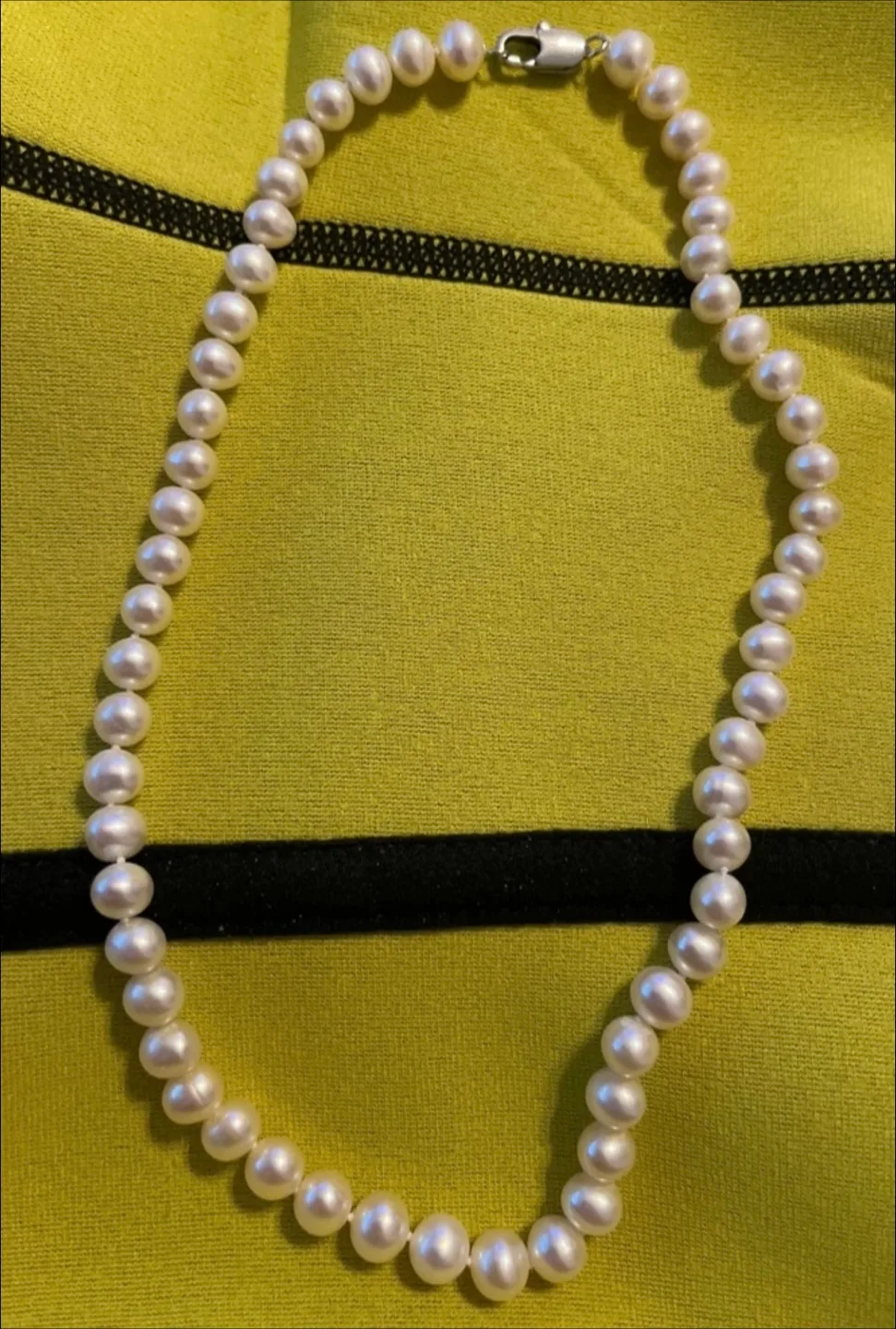 Genuine Vintage Japanese White Pearl Necklace image indicator(3)