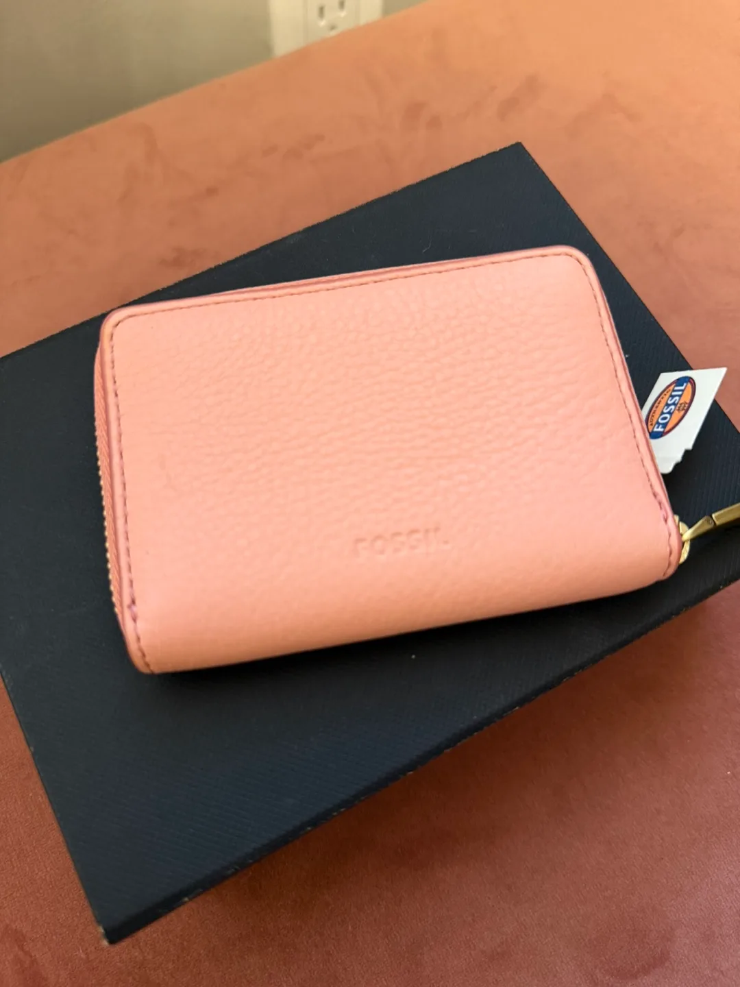 Fossil peachy-pink Leather Zippy wallet - New with Box! image indicator(2)