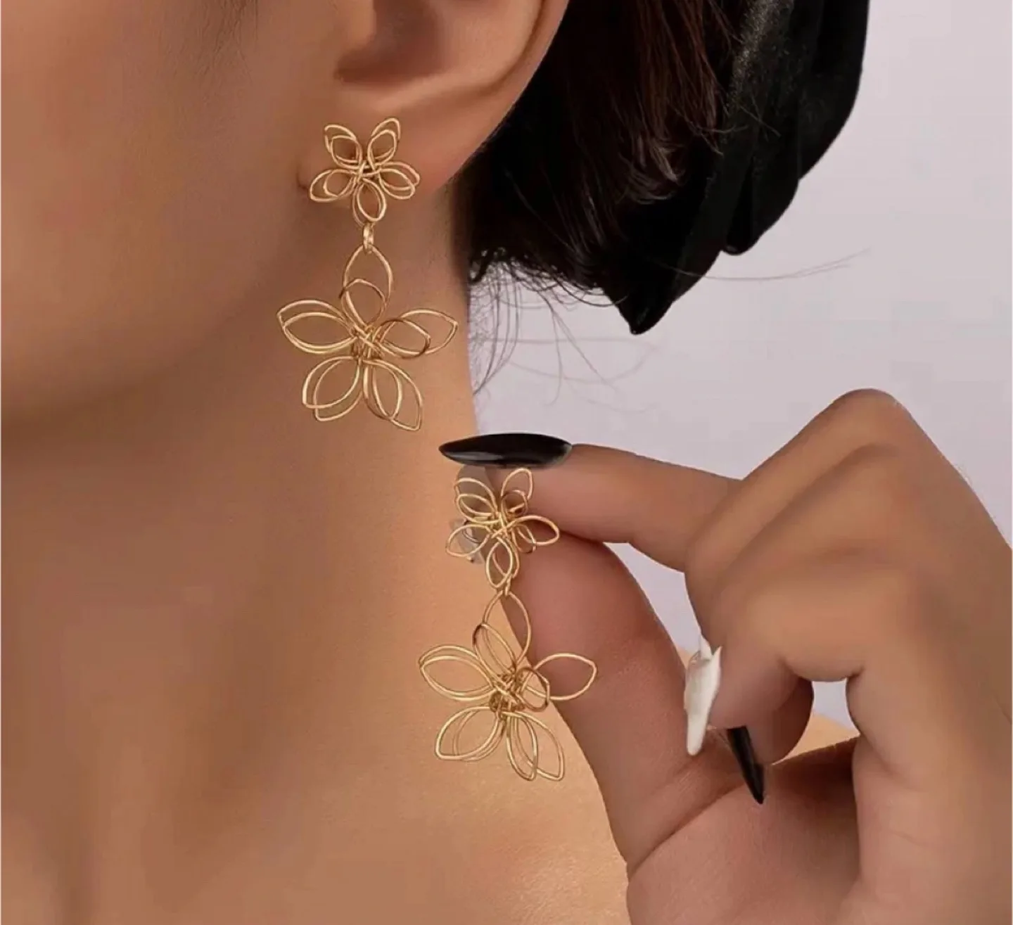Bundle accessories (necklace,earrings ) - 10 items thumbnail