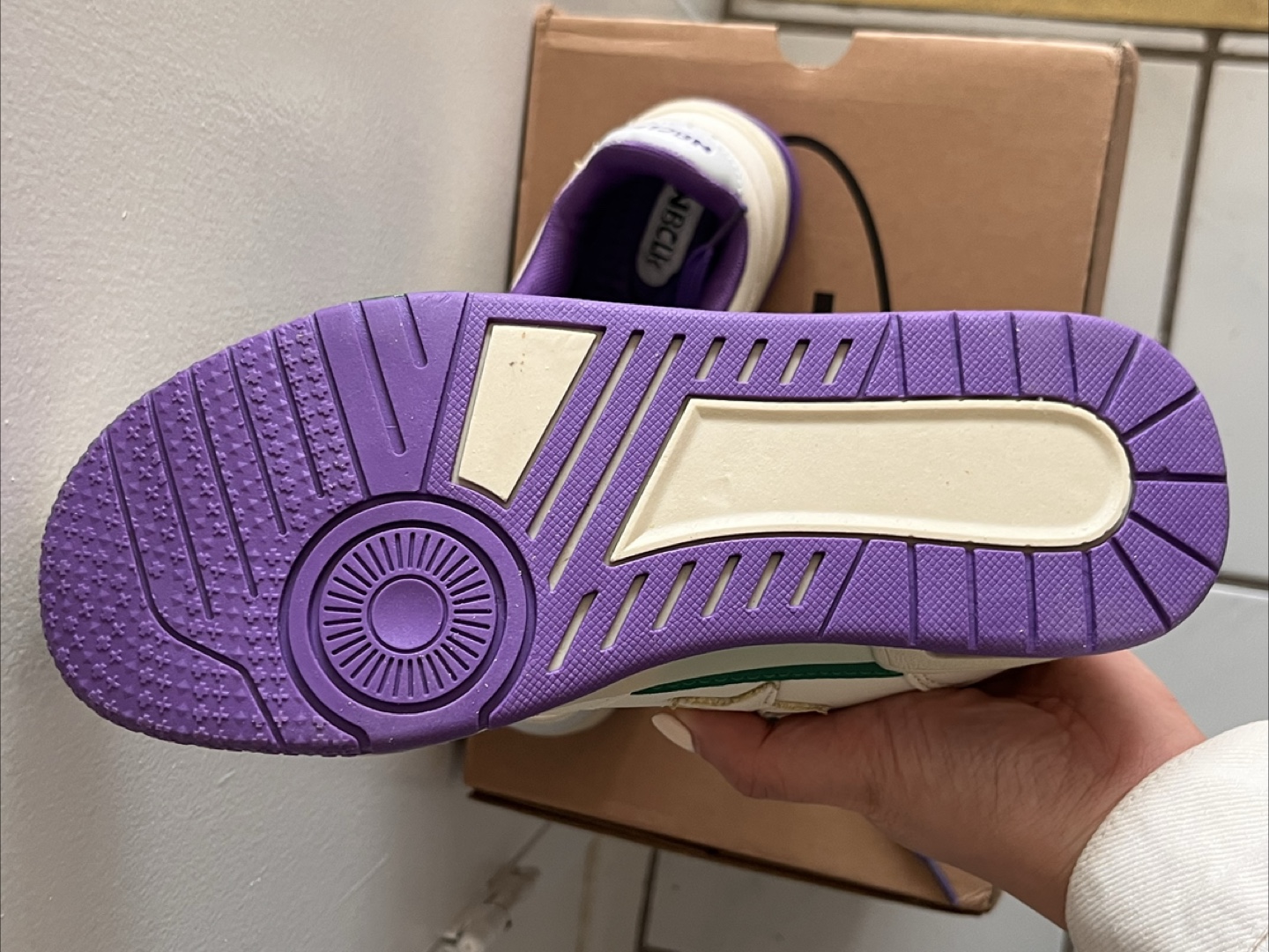Sneakers (new)- US Size women 6 - photo 4
