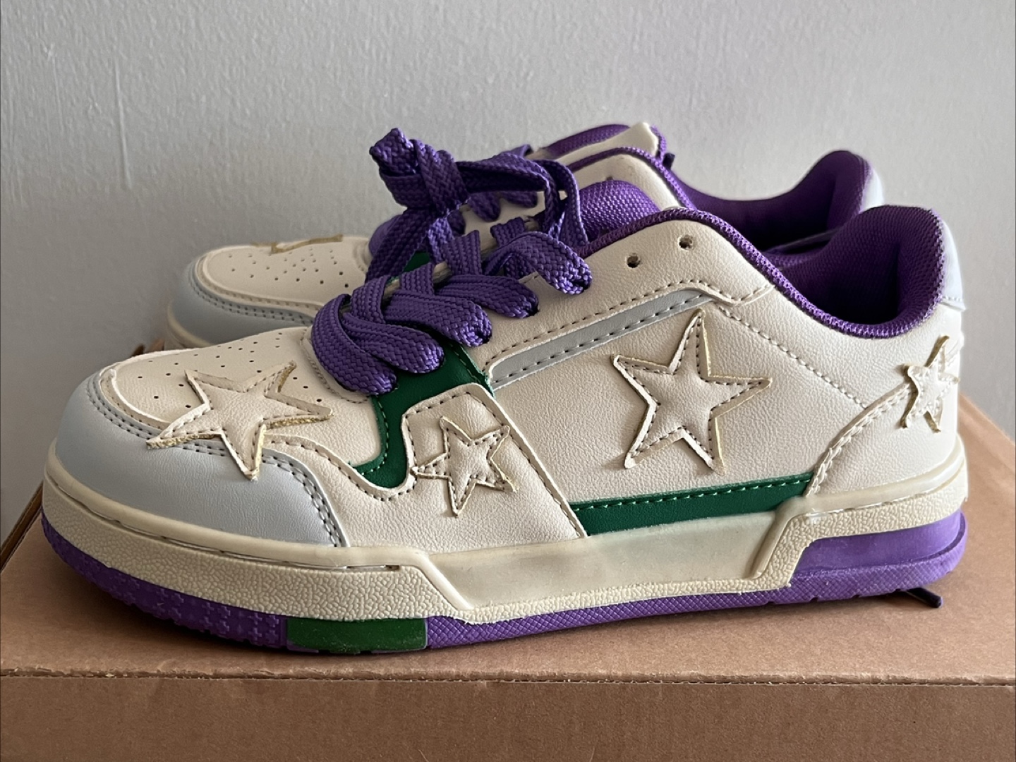 Sneakers (new)- US Size women 6
