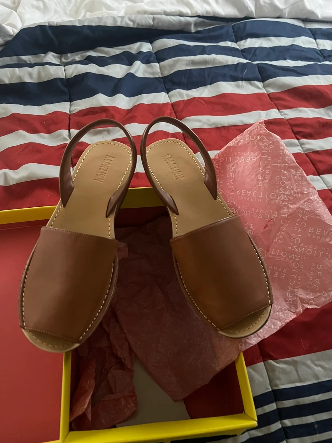 Kenneth Cole Reaction Brown Sandals image indicator(3)