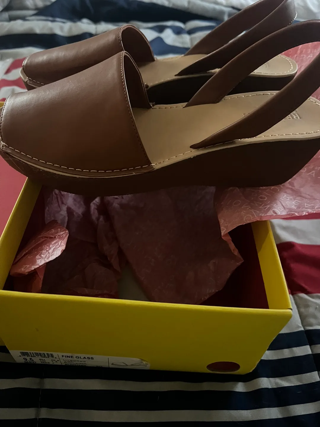 Kenneth Cole Reaction Brown Sandals image indicator(4)