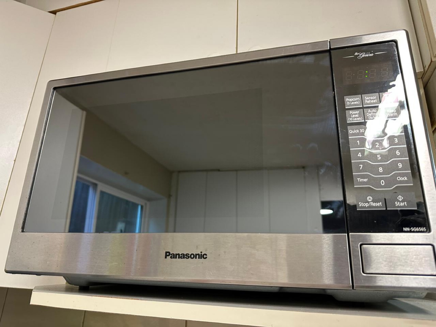 Panasonic Genius NN-SG665S Microwave