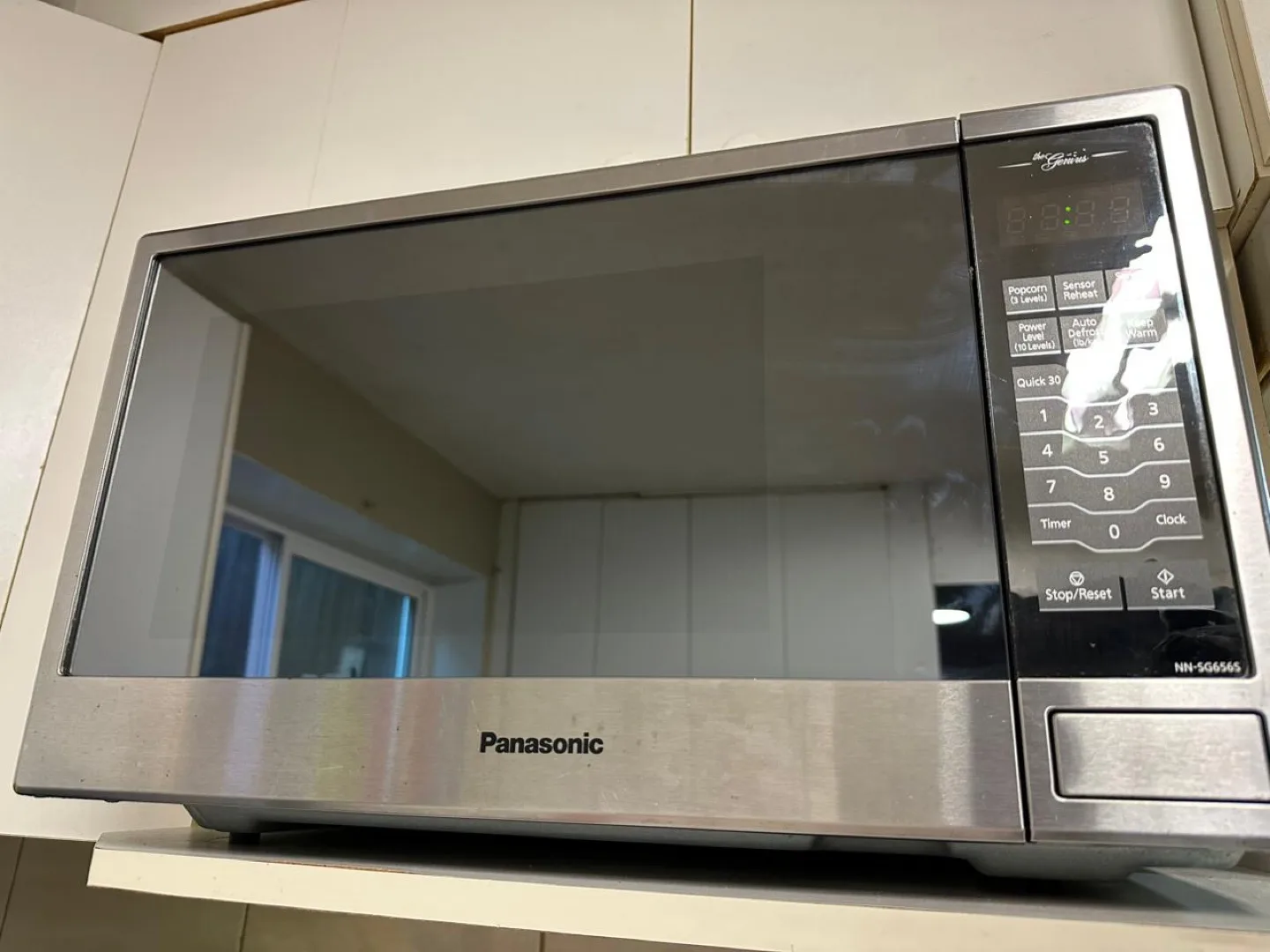 Panasonic Genius NN-SG665S Microwave thumbnail