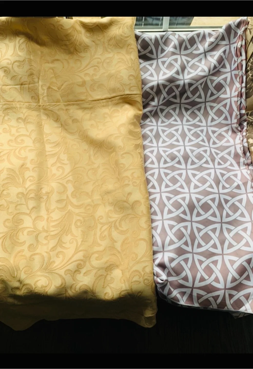 Assorted Patterned round banquet Tablecloths image indicator(2)