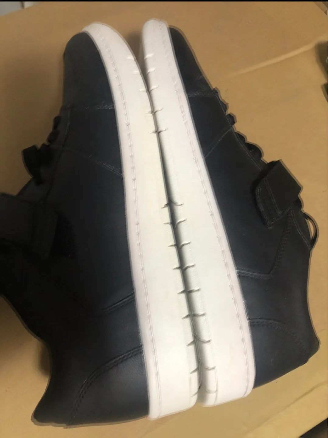 Pull&Bear Black Sneakers image indicator(2)