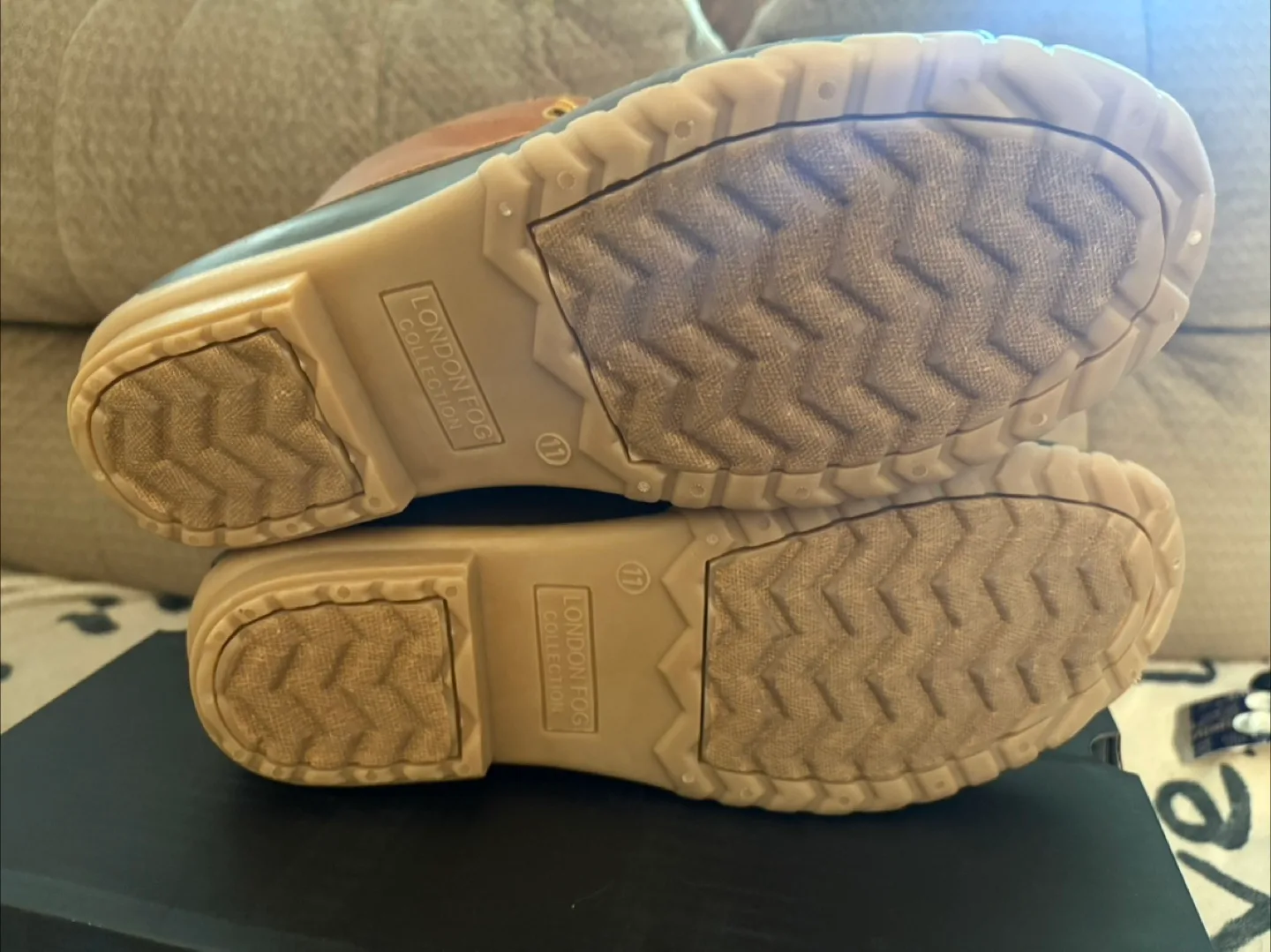 London Fog Collection Duck Boots - Size 11M image indicator(4)