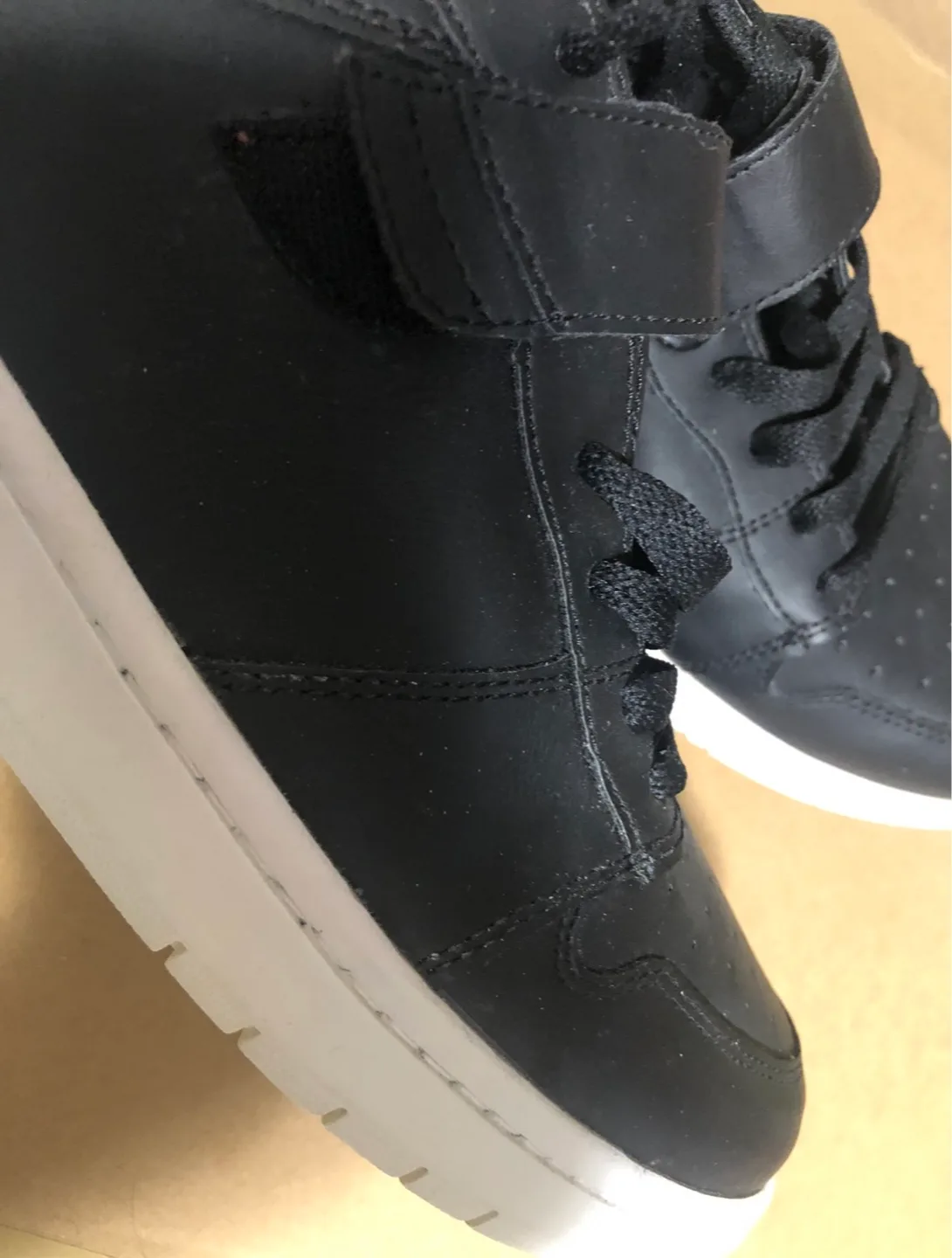 Pull&Bear Black Sneakers image indicator(3)