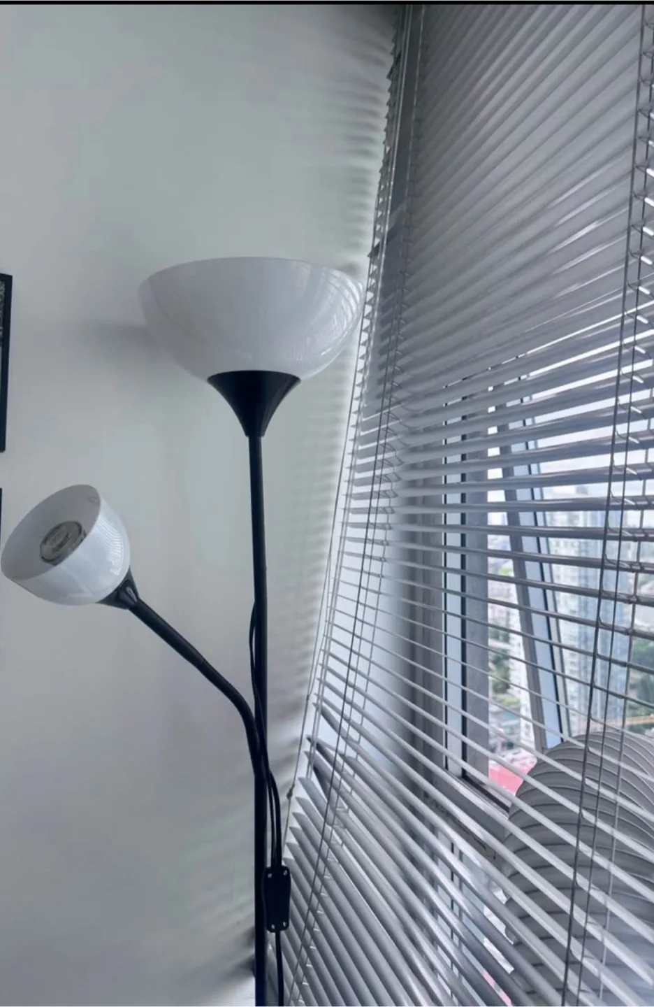 Modern Black Floor Lamp thumbnail