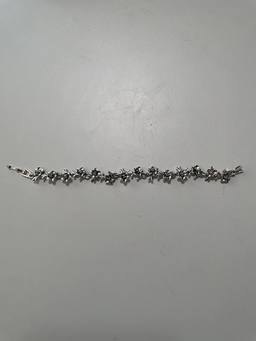Silver Floral Bracelet image indicator(5)