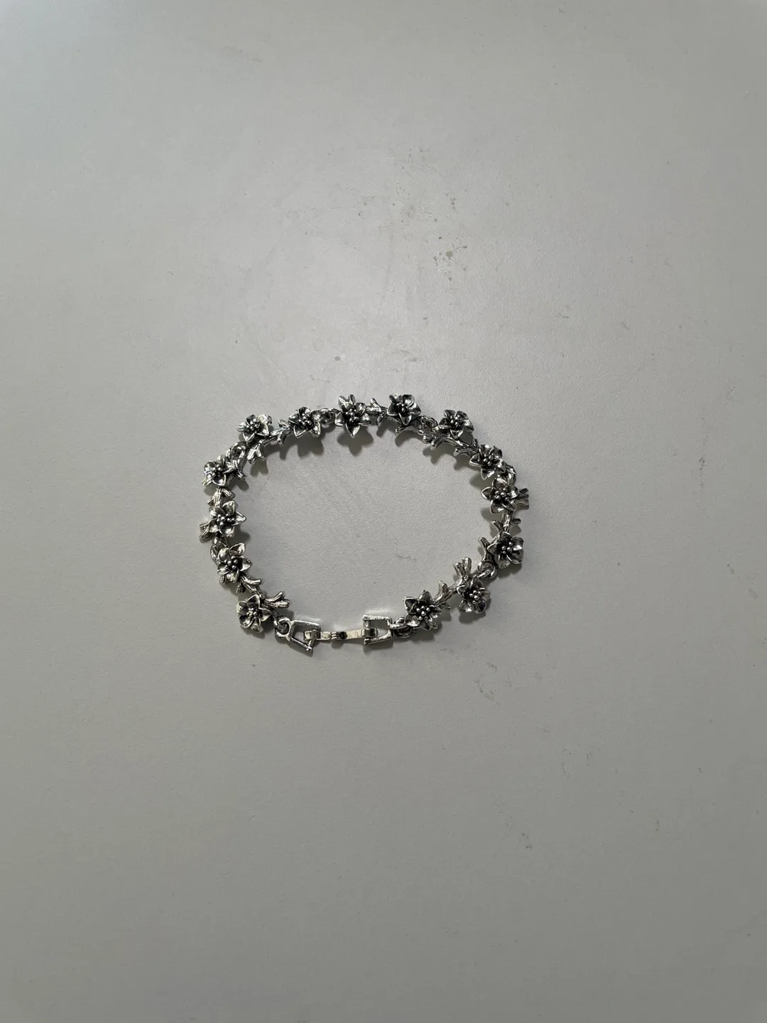 Silver Floral Bracelet image indicator(4)