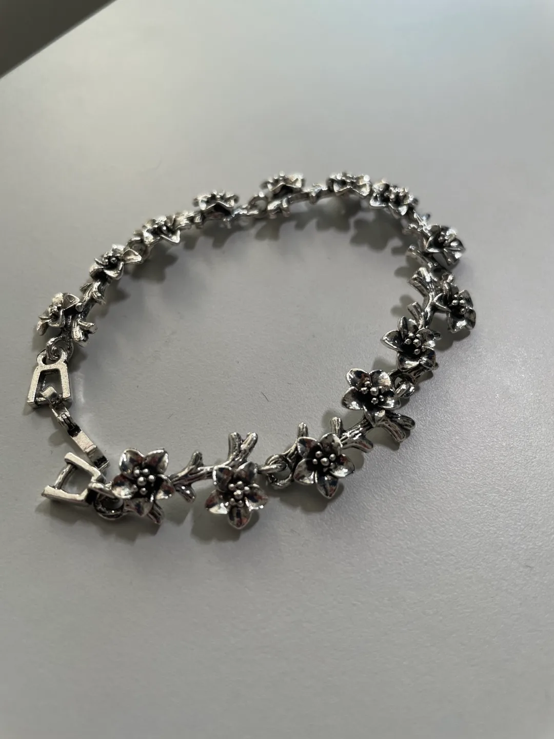 Silver Floral Bracelet image indicator(3)