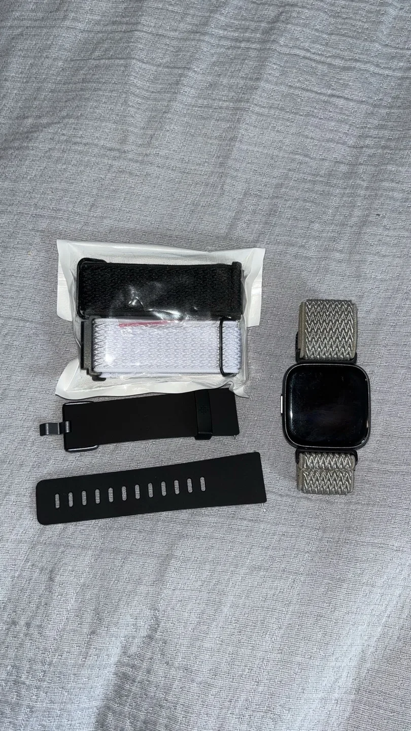 Fitbit Versa with Bands thumbnail