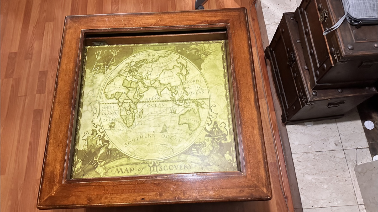 Wooden Chest/Coffee Table with World Map - photo 3