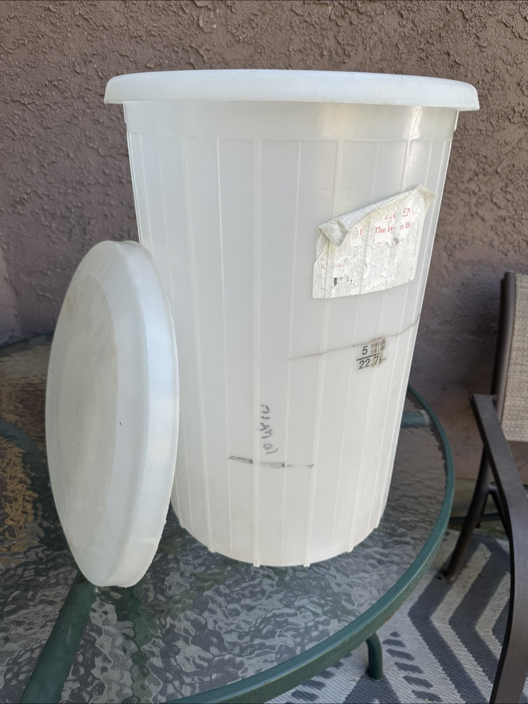 White Plastic wine mixing container with Lid