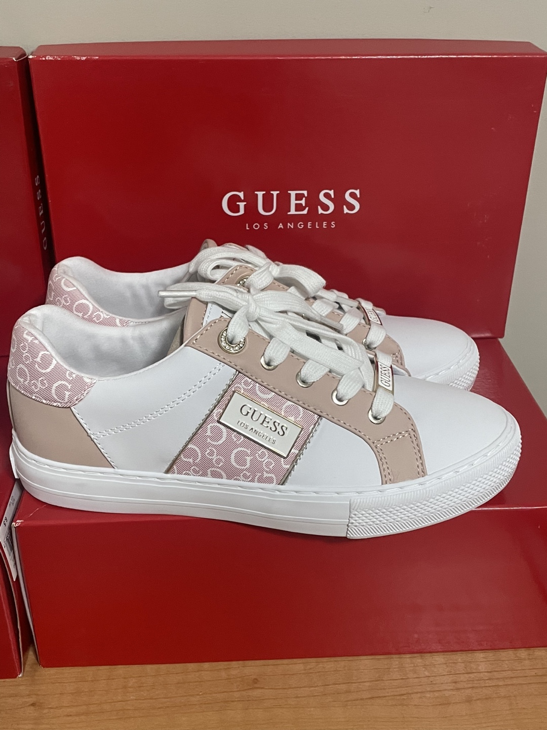 Guess White Fashion Sneakers (With Box) - photo 2