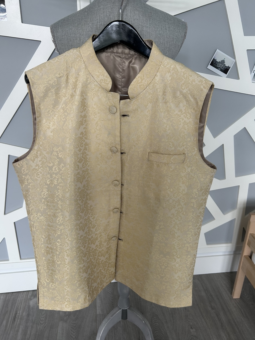 Gold Patterned Sleeveless Jacket - photo 2