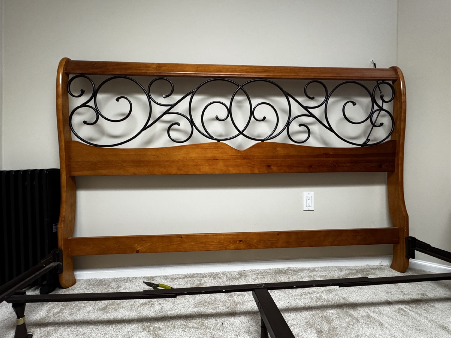 King Size Wooden Bed Frame with Metal - photo 4
