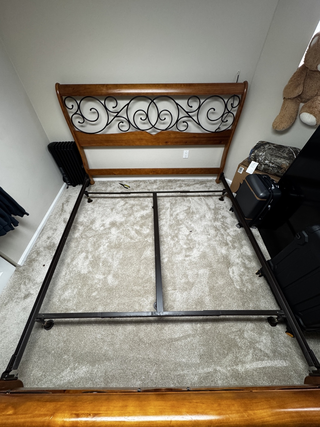 King Size Wooden Bed Frame with Metal - photo 3