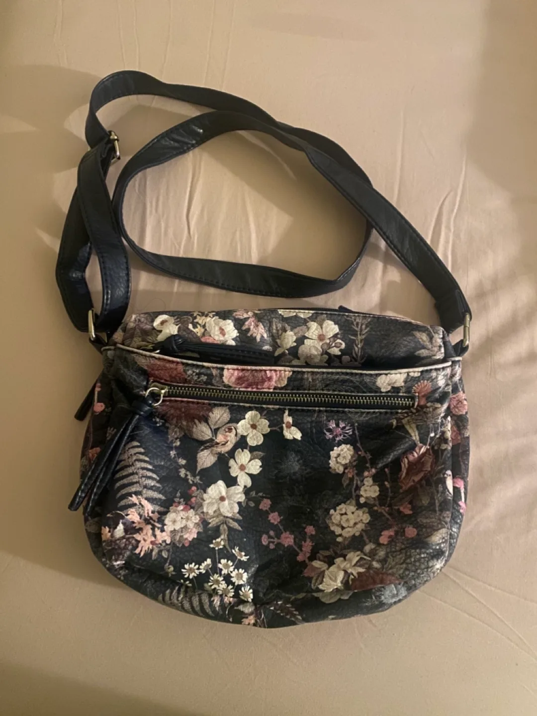 🥕#FREECYCLE Floral Crossbody Bag thumbnail