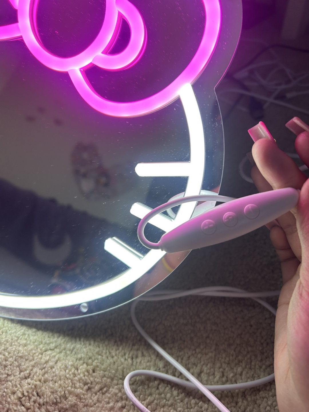 Hello Kitty Neon Light Mirror - photo 3
