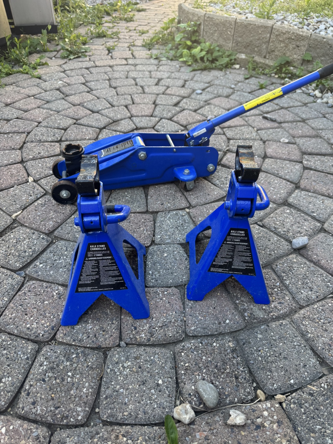Blue Floor Jack with Axle Stands - photo 2
