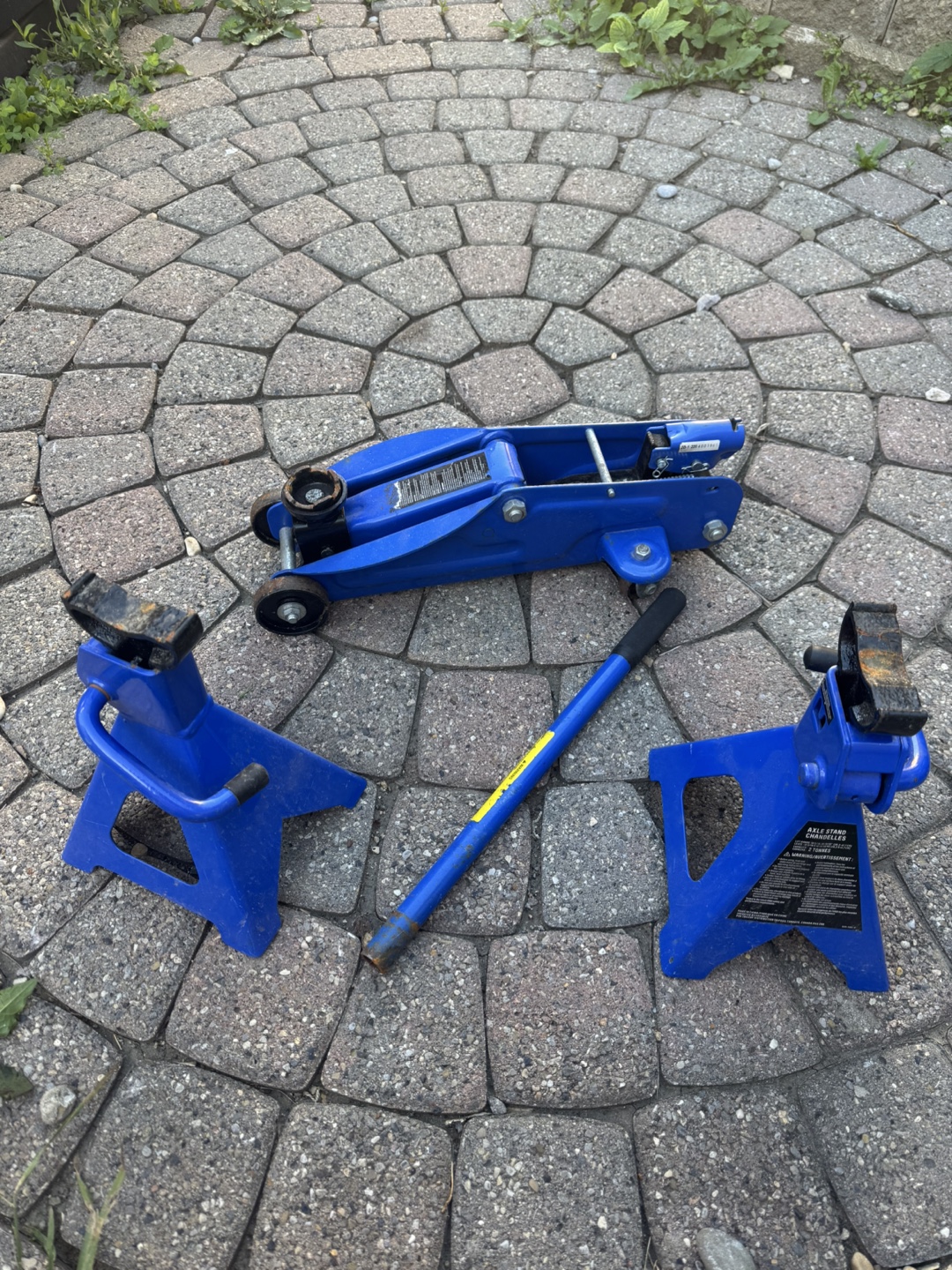 Blue Floor Jack with Axle Stands