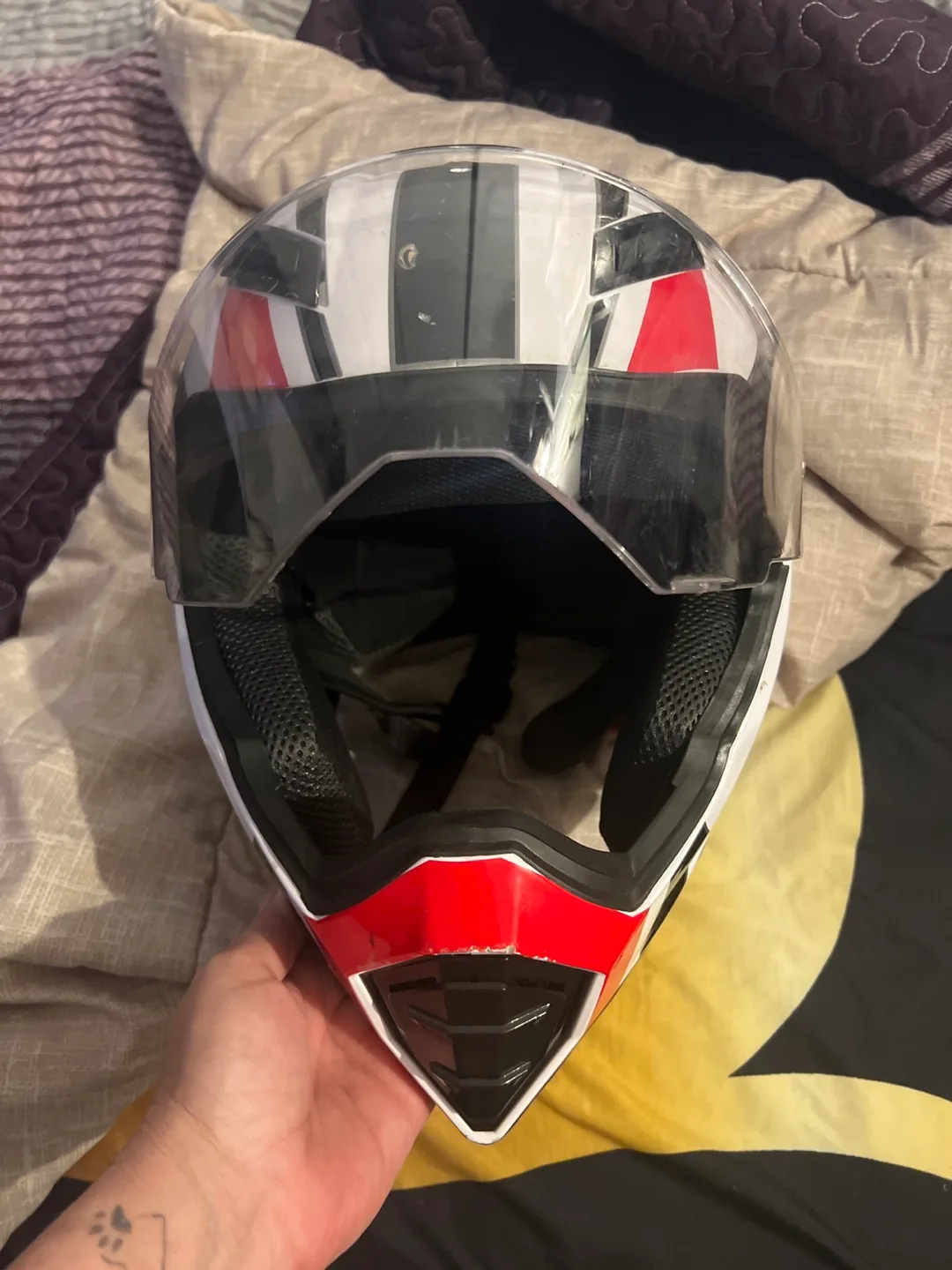 WLT WLT-128 White/Red Motorcycle Helmet - Size M image indicator(4)