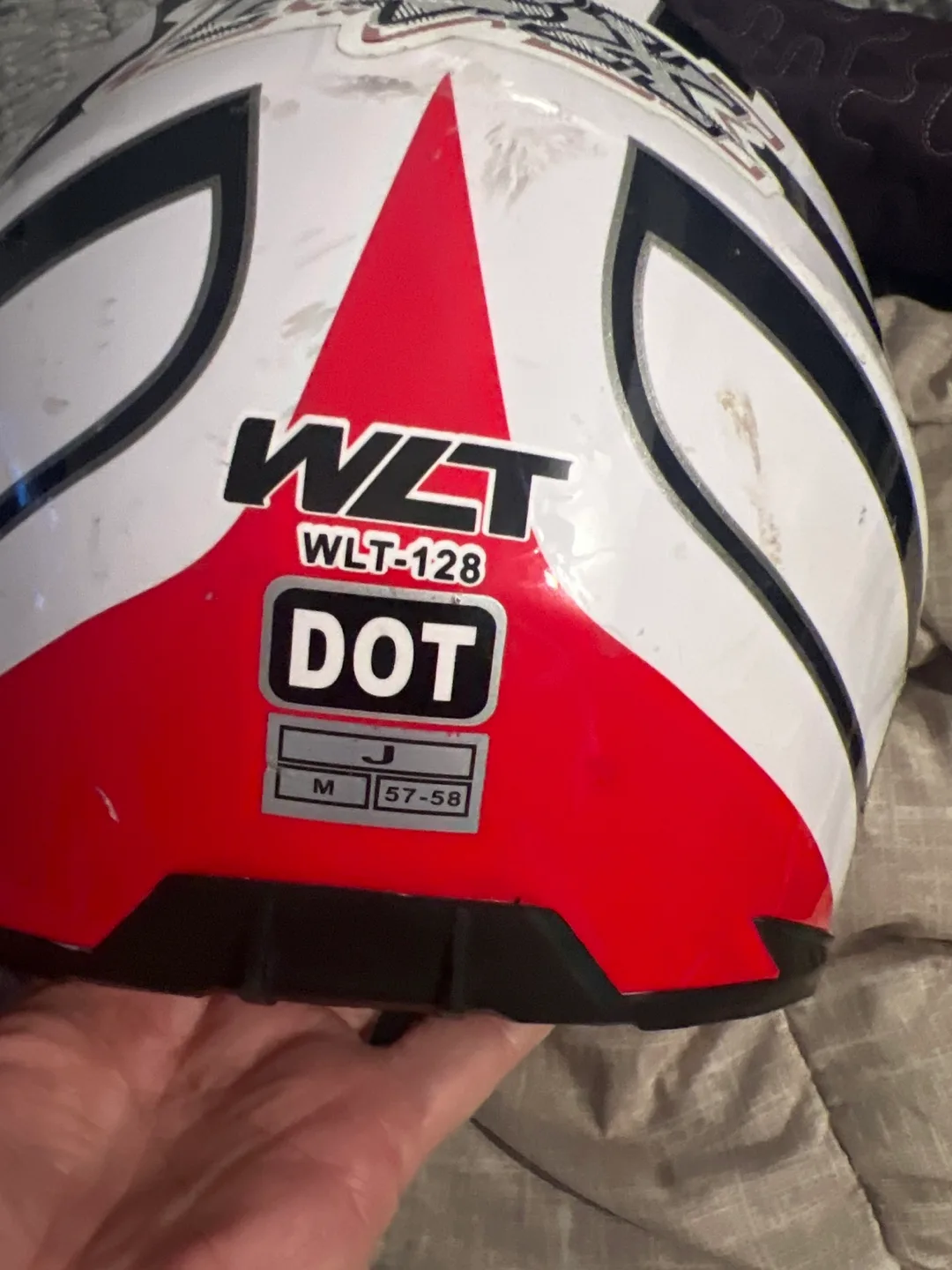 WLT WLT-128 White/Red Motorcycle Helmet - Size M image indicator(2)
