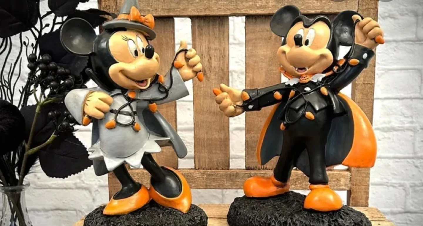 Mickey & Minnie Mouse Halloween Set  #freecycle thumbnail